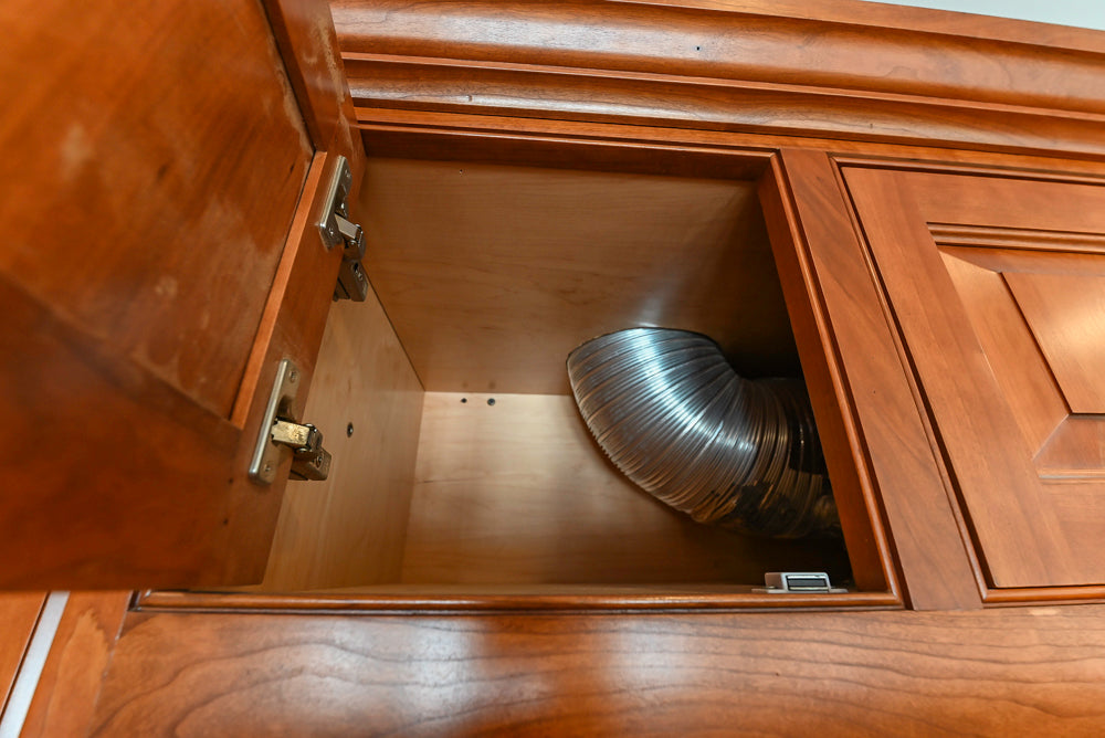 “The Woodford” Traditional Custom Wooden Kitchen with Island, Wolf Rangetop & Sub-Zero Refrigerator