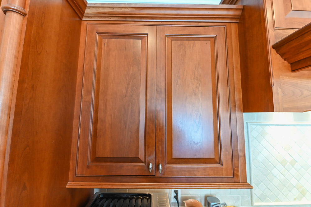 “The Woodford” Traditional Custom Wooden Kitchen with Island, Wolf Rangetop & Sub-Zero Refrigerator
