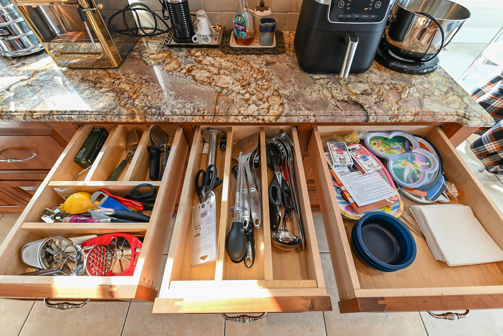 “The Woodford” Traditional Custom Wooden Kitchen with Island, Wolf Rangetop & Sub-Zero Refrigerator