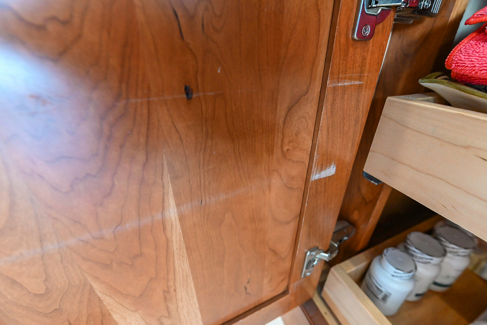 “The Woodford” Traditional Custom Wooden Kitchen with Island, Wolf Rangetop & Sub-Zero Refrigerator