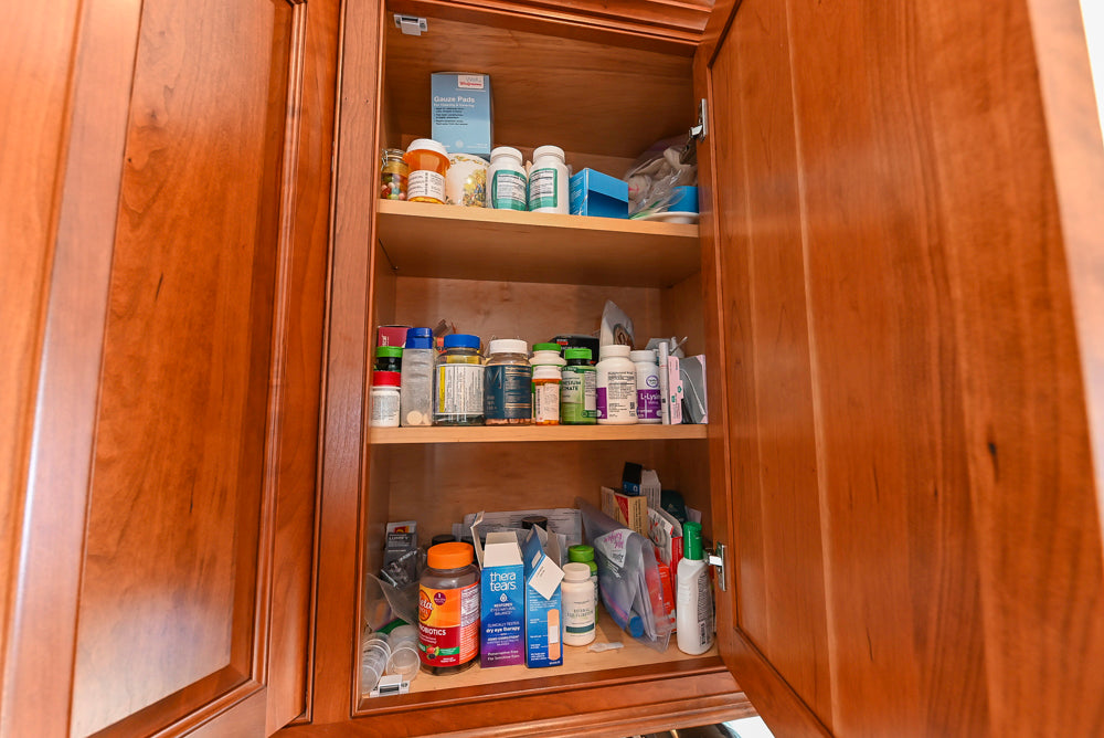 “The Woodford” Traditional Custom Wooden Kitchen with Island, Wolf Rangetop & Sub-Zero Refrigerator
