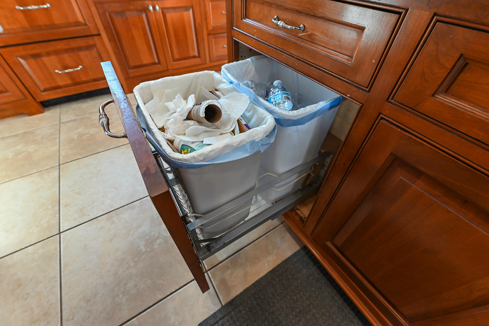 “The Woodford” Traditional Custom Wooden Kitchen with Island, Wolf Rangetop & Sub-Zero Refrigerator