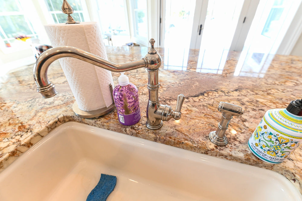 “The Woodford” Traditional Custom Wooden Kitchen with Island, Wolf Rangetop & Sub-Zero Refrigerator
