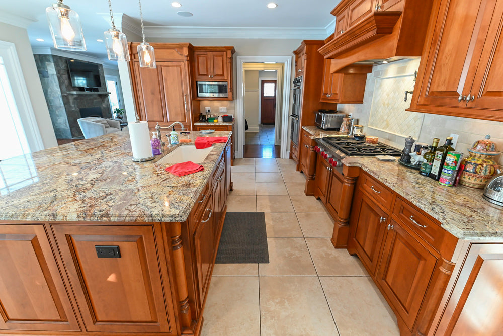 “The Woodford” Traditional Custom Wooden Kitchen with Island, Wolf Rangetop & Sub-Zero Refrigerator
