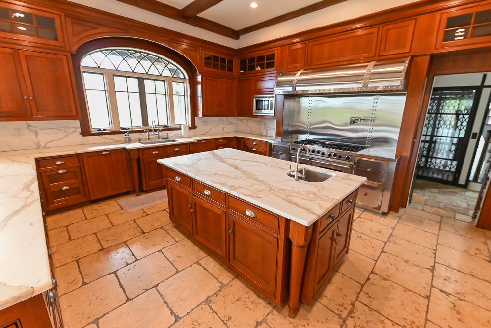 "The Highbury" Traditional Wooden Kitchen with Island & Viking Architectural Hearth