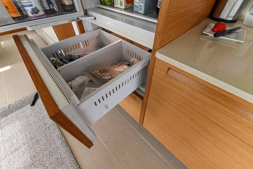 Poliform Modern Kitchen with Sideboard