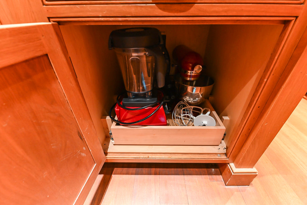 Premier Traditional Classic Wood Kitchen with Island & 60" Wolf Range