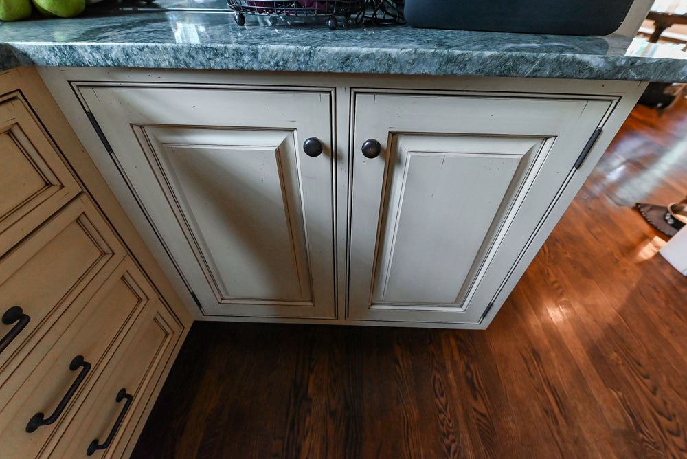 Superior Woodcraft Traditional Light Yellow Butler's Pantry