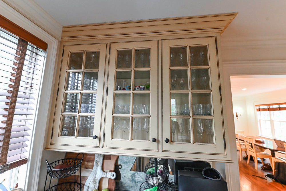 Superior Woodcraft Traditional Light Yellow Butler's Pantry