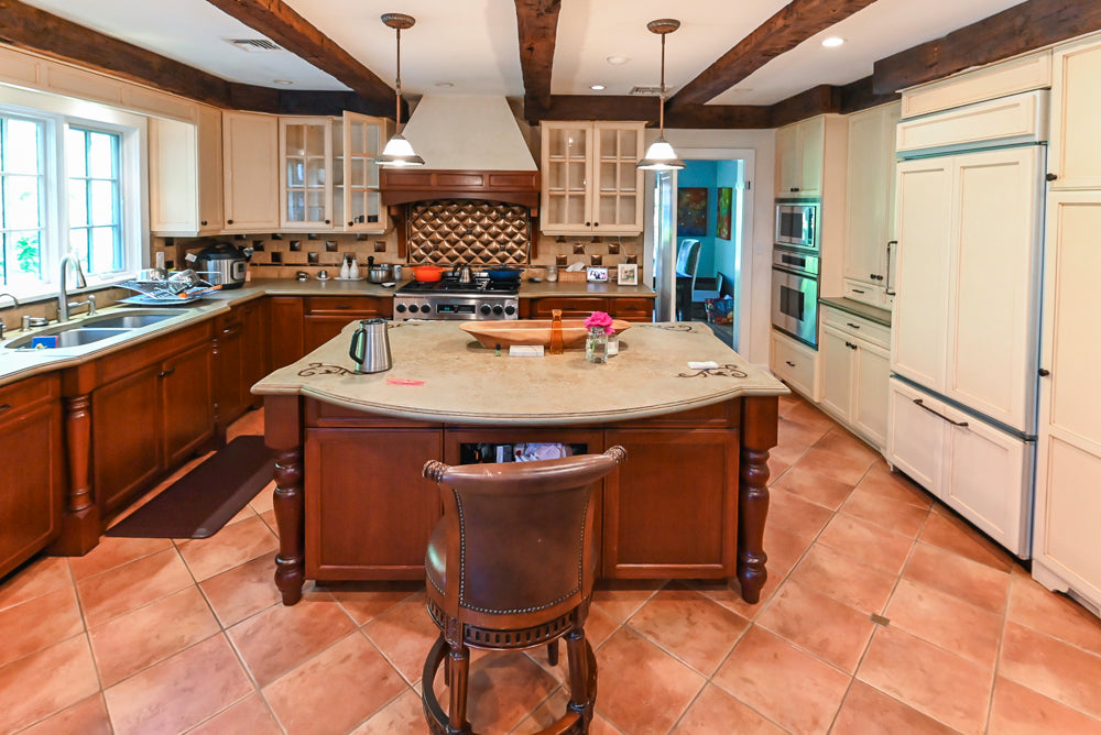 “The Henderson” Traditional Two-Tone Wooden Kitchen with Island & Appliances