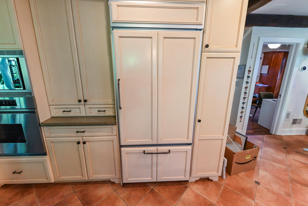 “The Henderson” Traditional Two-Tone Wooden Kitchen with Island & Appliances
