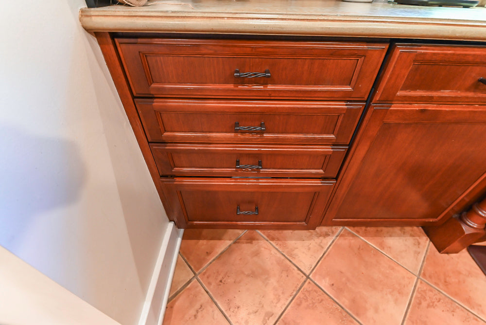 “The Henderson” Traditional Two-Tone Wooden Kitchen with Island & Appliances