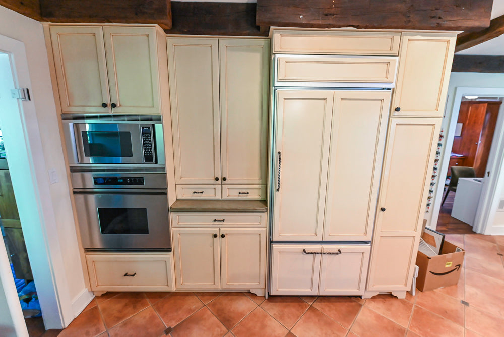 “The Henderson” Traditional Two-Tone Wooden Kitchen with Island & Appliances