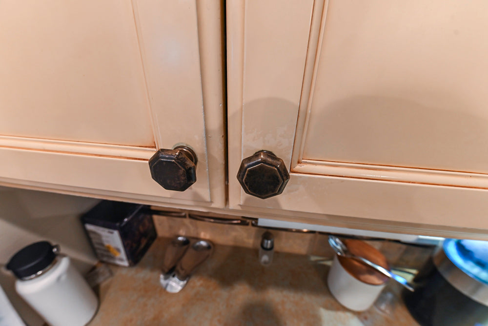 “The Henderson” Traditional Two-Tone Wooden Kitchen with Island & Appliances