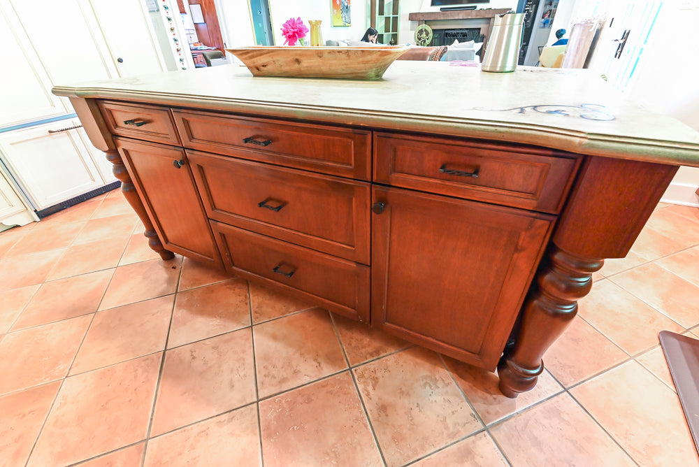 “The Henderson” Traditional Two-Tone Wooden Kitchen with Island & Appliances