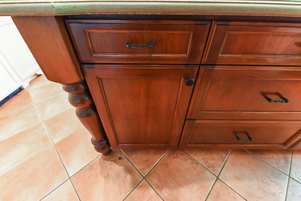 “The Henderson” Traditional Two-Tone Wooden Kitchen with Island & Appliances