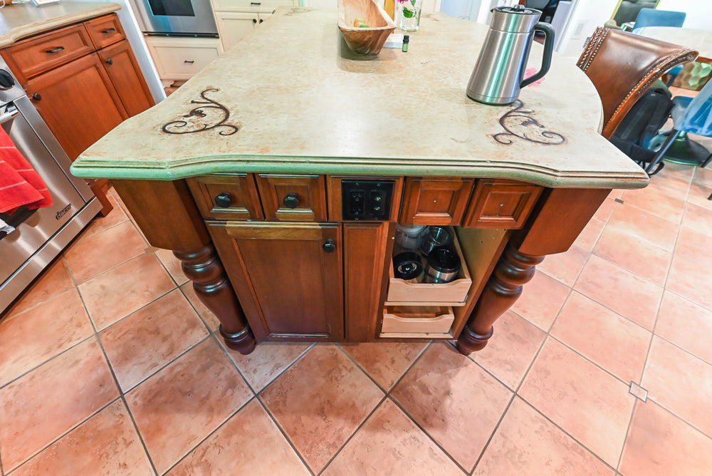 “The Henderson” Traditional Two-Tone Wooden Kitchen with Island & Appliances