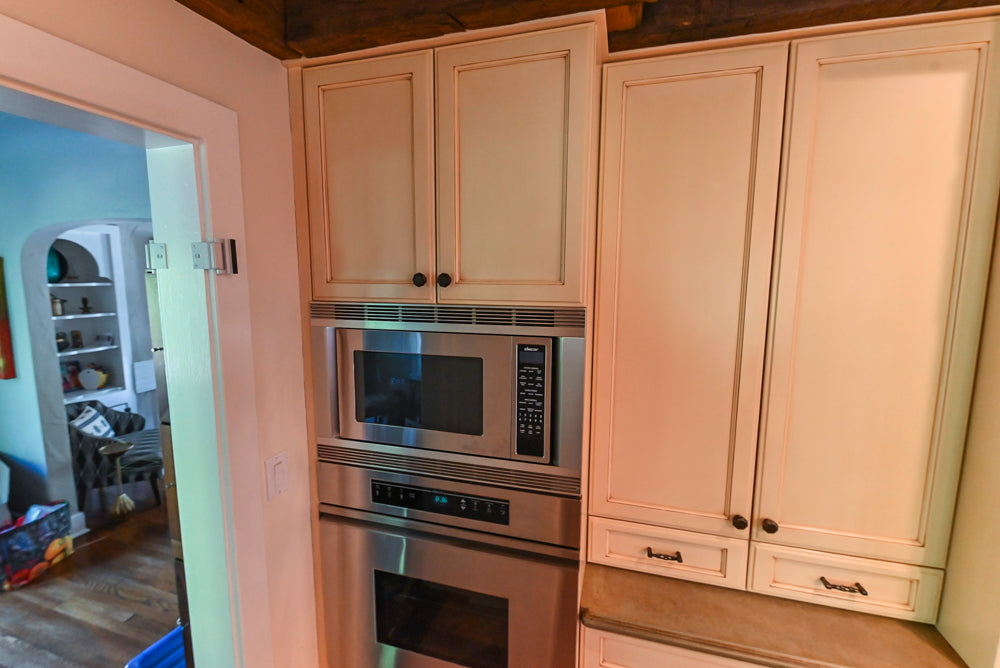 “The Henderson” Traditional Two-Tone Wooden Kitchen with Island & Appliances