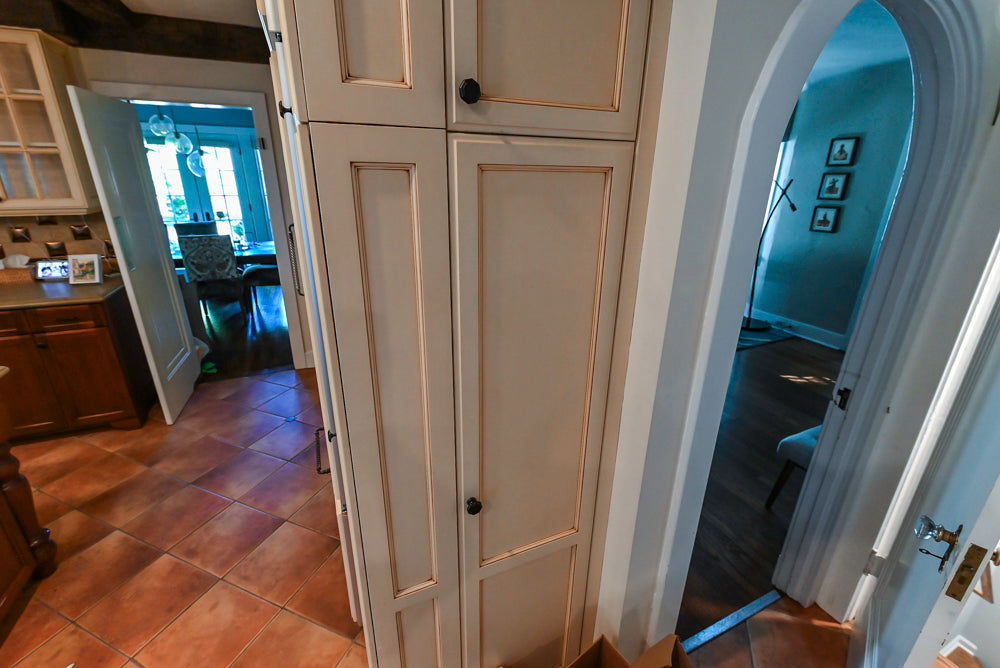 “The Henderson” Traditional Two-Tone Wooden Kitchen with Island & Appliances