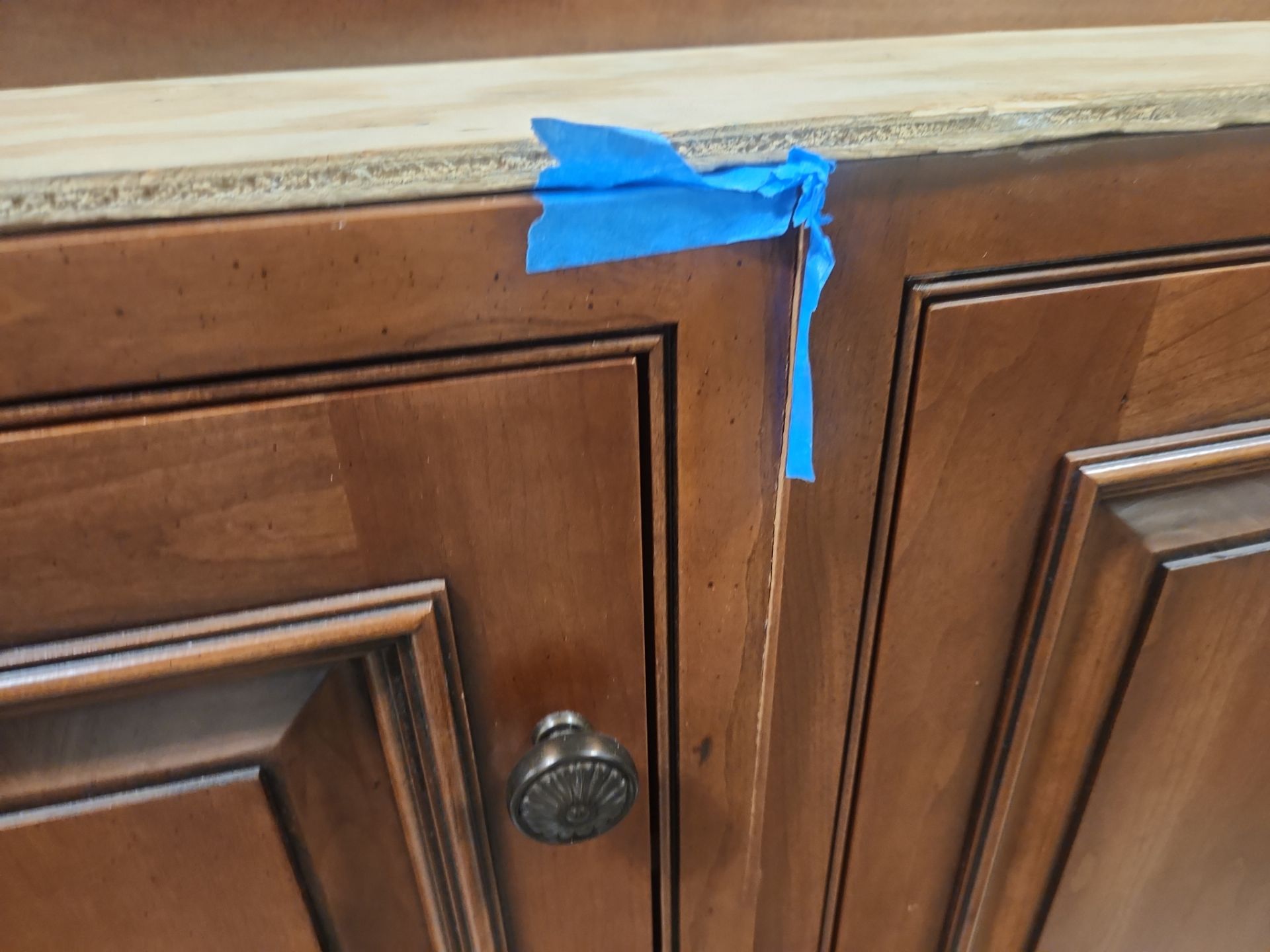 ÒThe ReserveÓ Custom Traditional Wood Butler's Pantry with Sub-Zero Wine Cooler