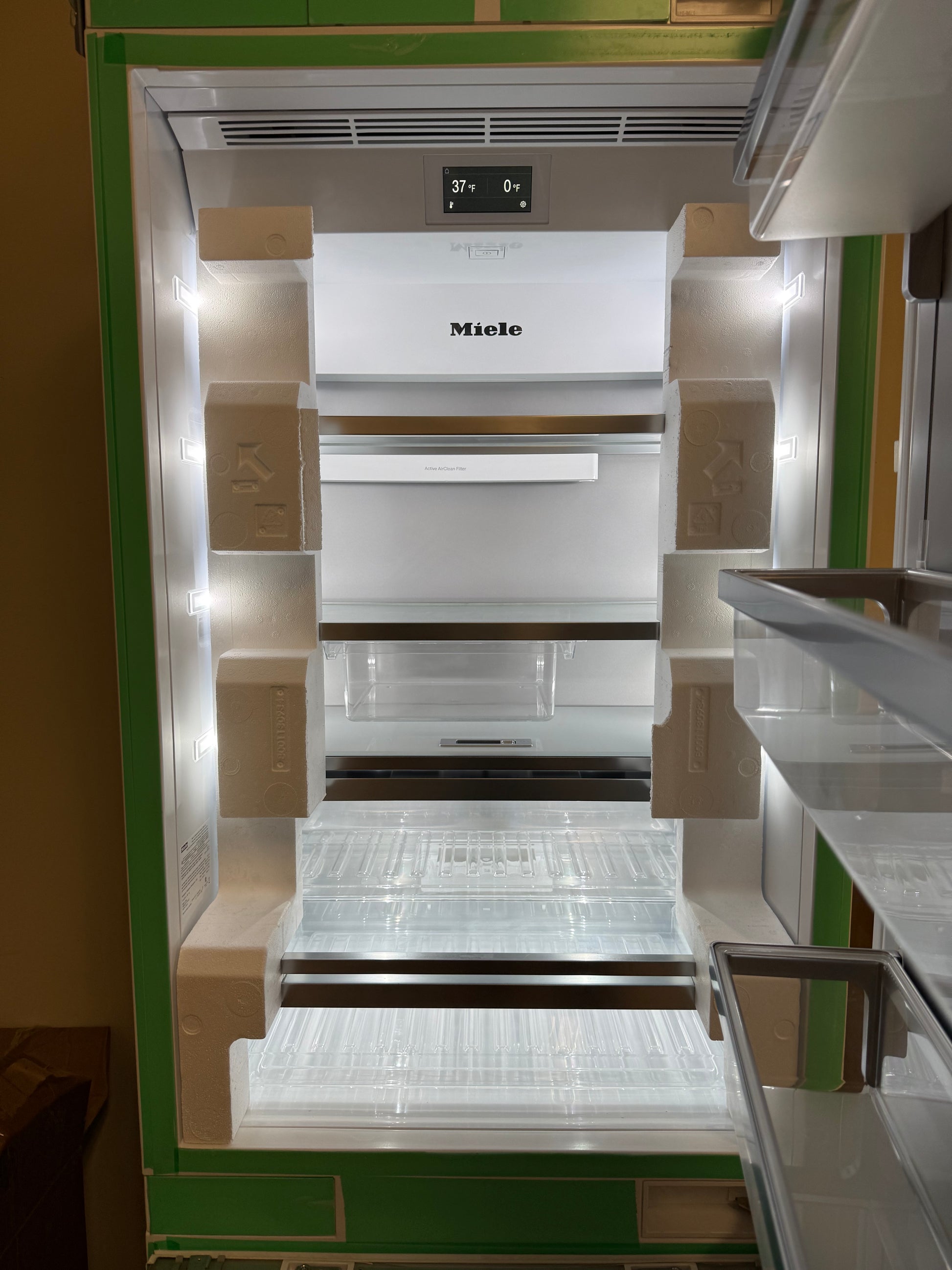 Miele Certified KF 2801 Vi 30" Panel Ready Bottom Freezer Refrigerator