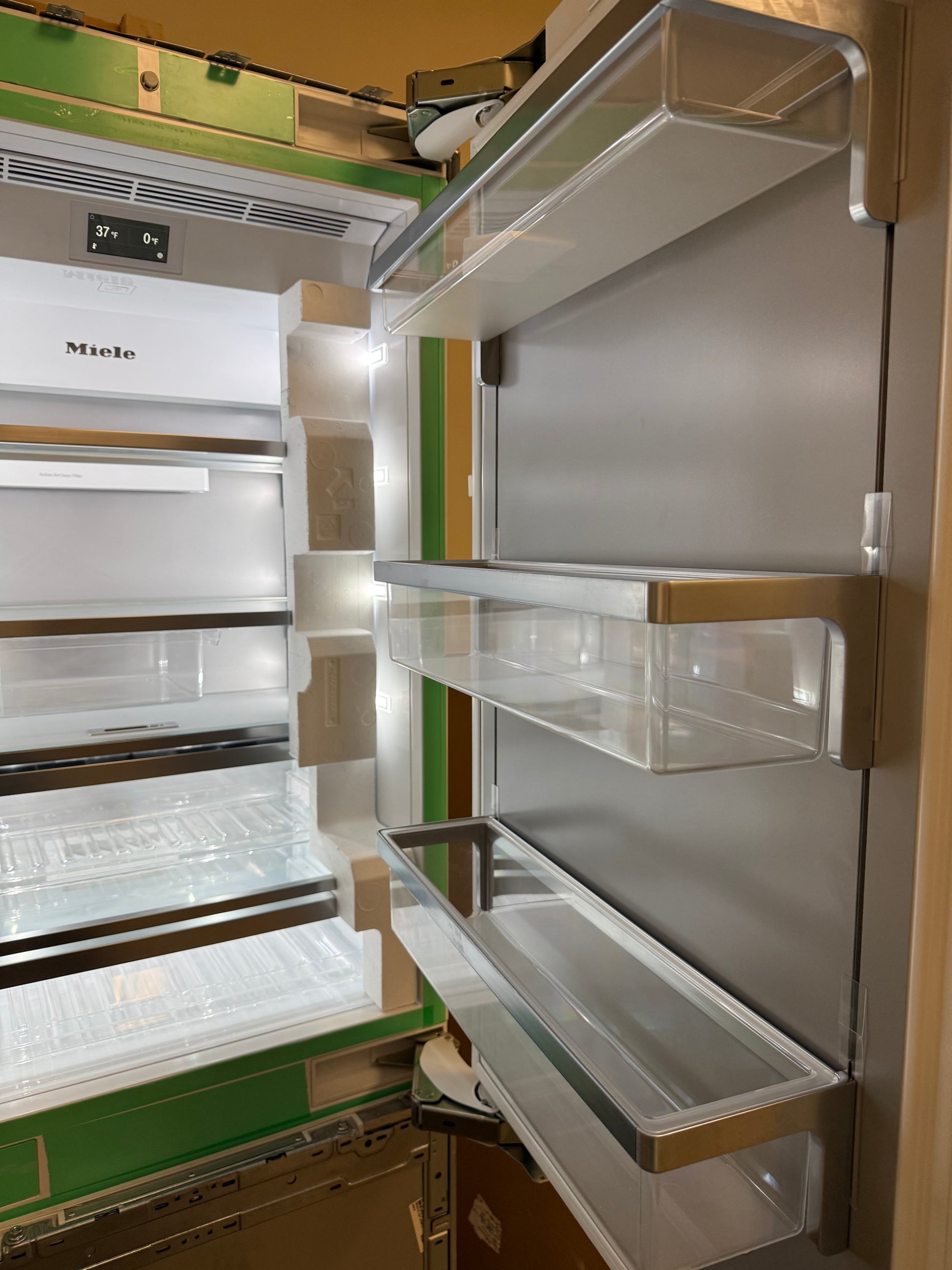 Miele Certified KF 2801 Vi 30" Panel Ready Bottom Freezer Refrigerator