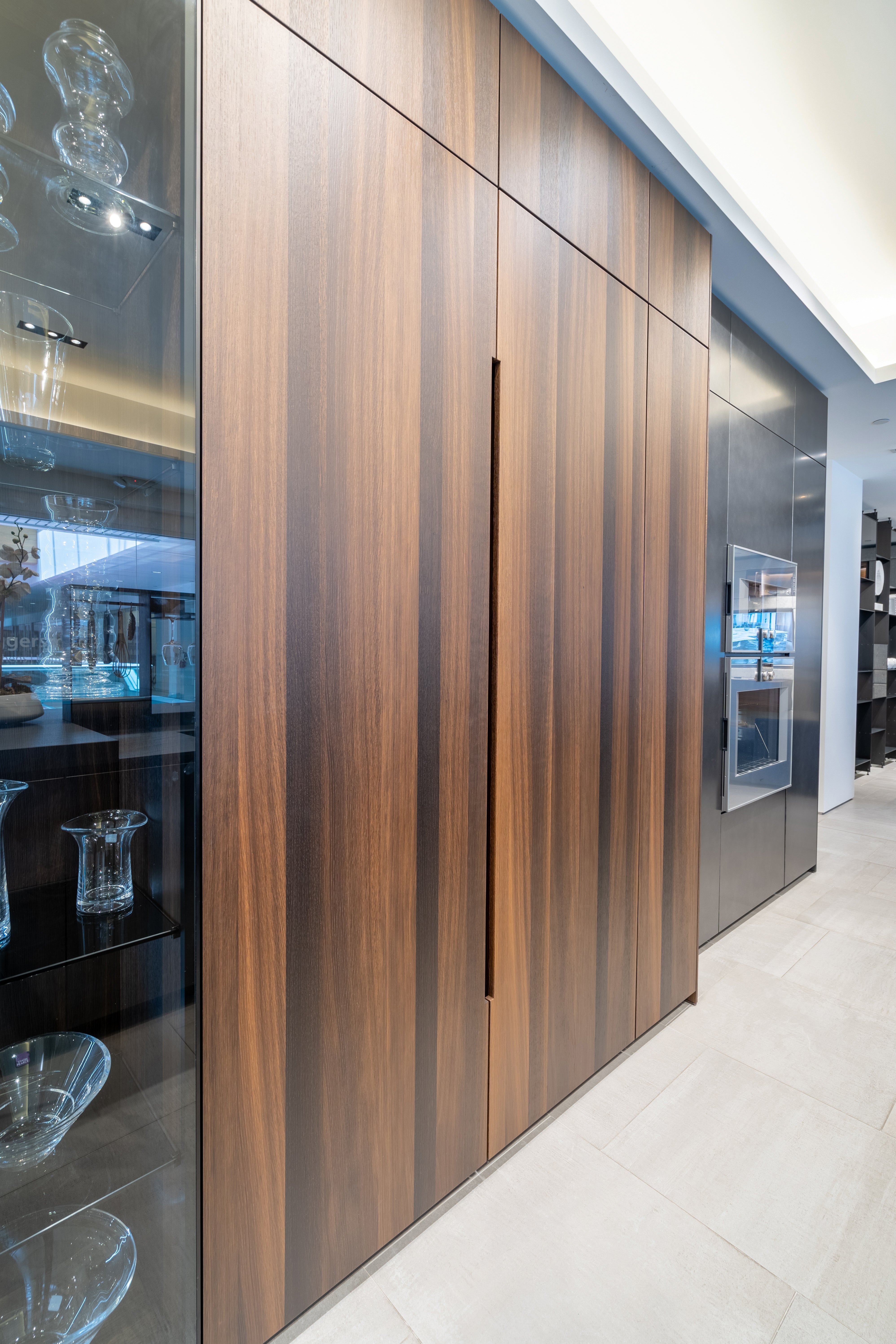 eggersmann Glance Glass and Carbono Stone Island Modern Smoked Oak Kitchen with Gaggenau Appliances