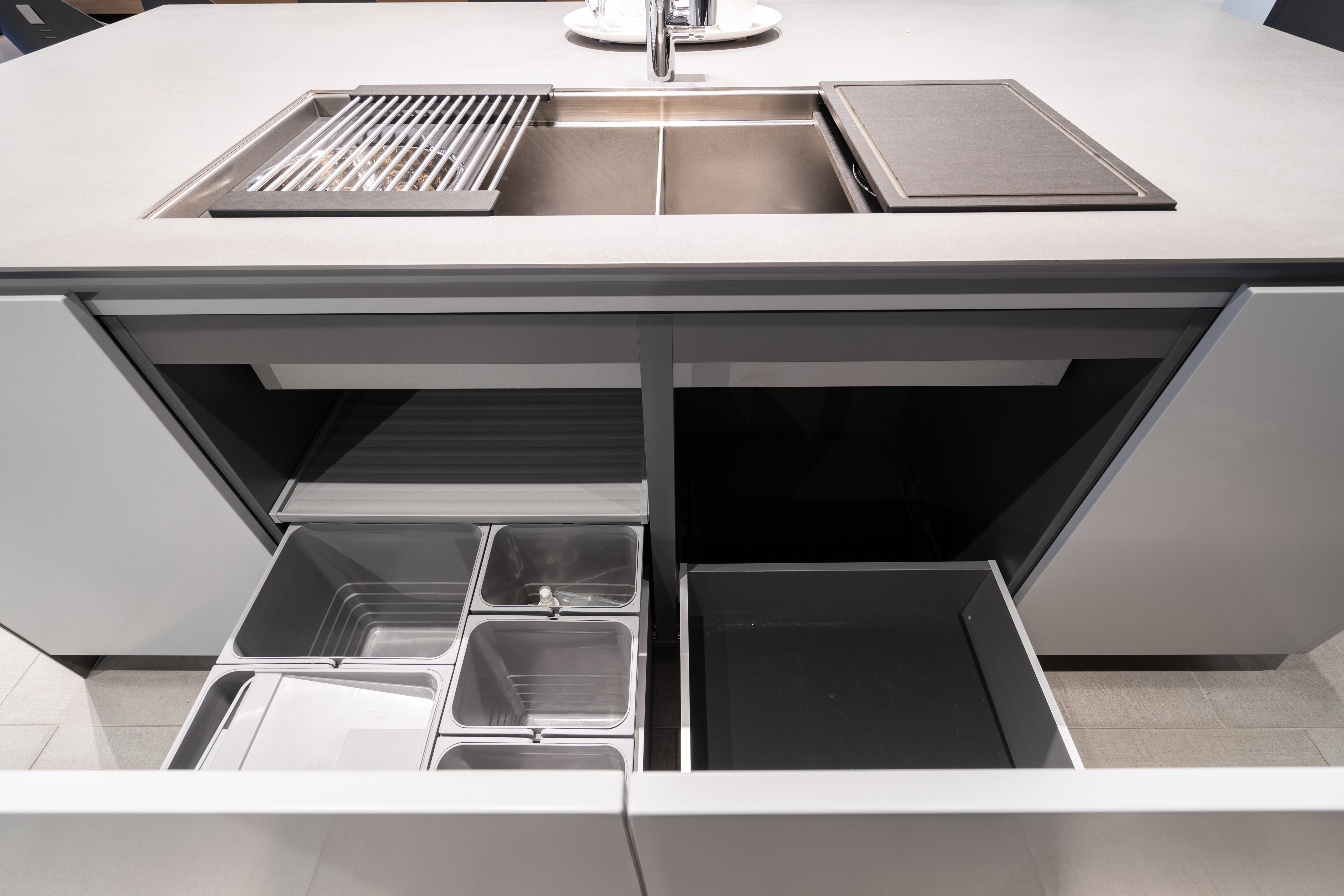eggersmann Black & Grey Work's Glass Modern Kitchen with Sub-Zero & Wolf Appliances