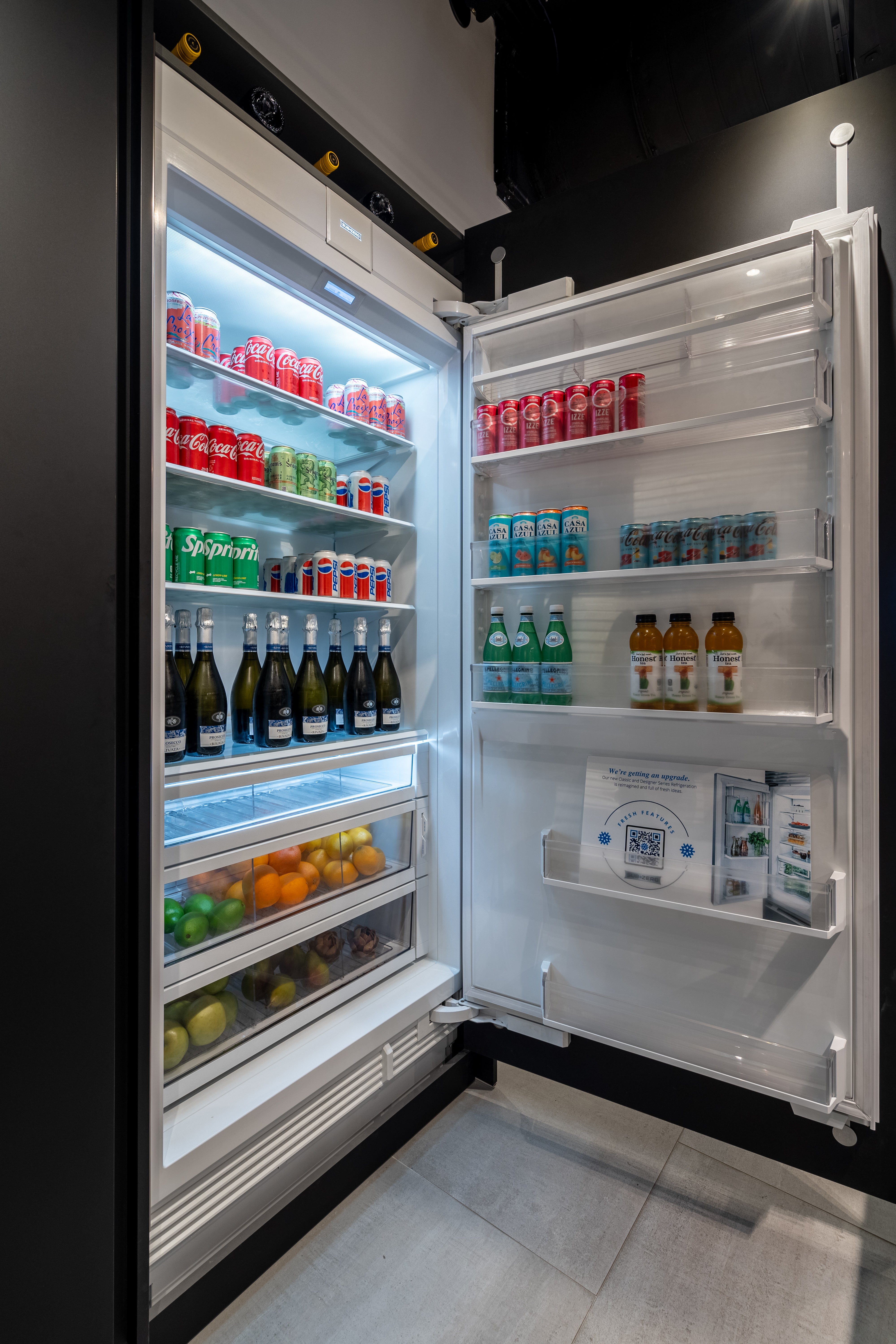 eggersmann Black & Grey Work's Glass Modern Kitchen with Sub-Zero & Wolf Appliances