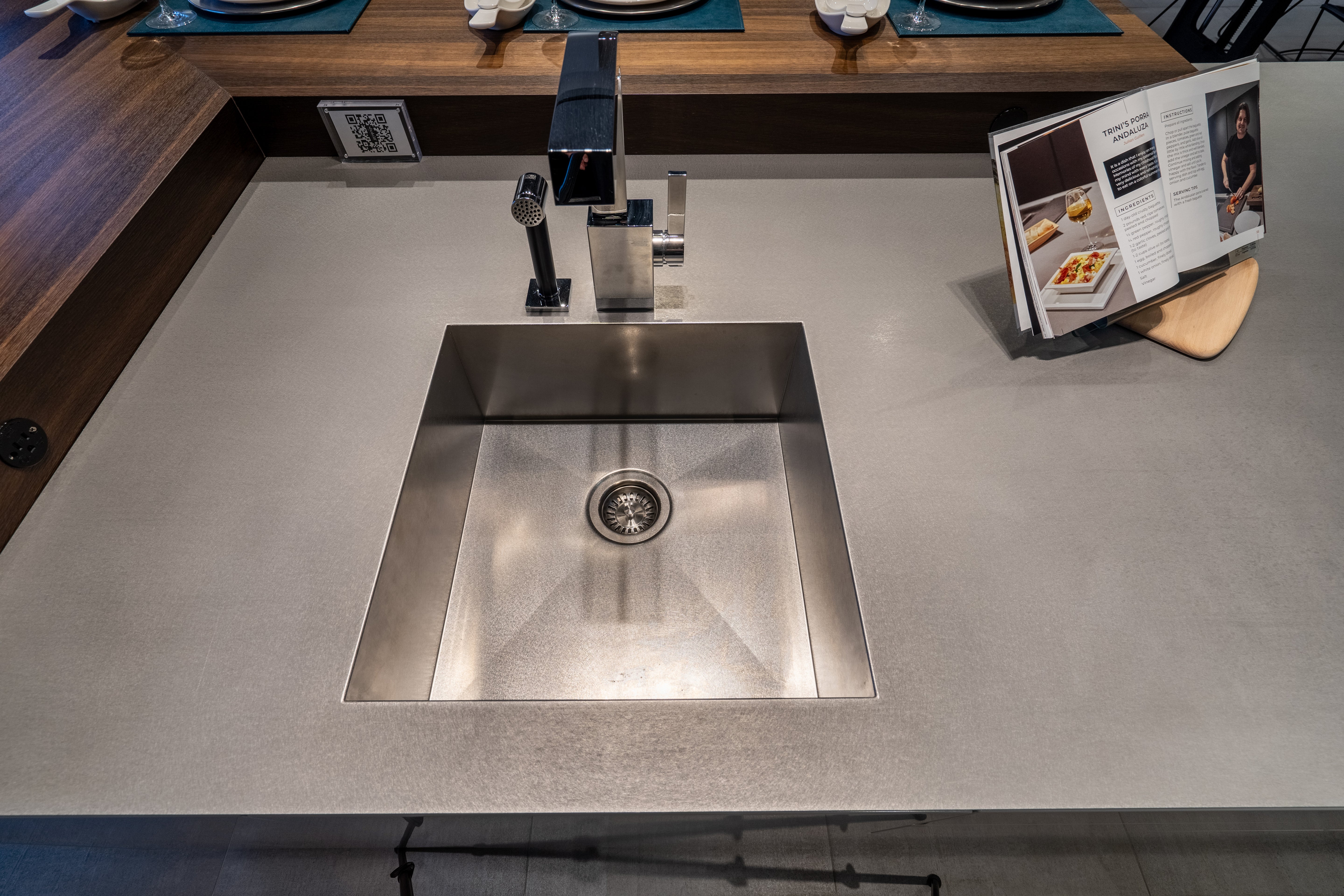 eggersmann Black & Grey Work's Glass Modern Kitchen with Sub-Zero & Wolf Appliances