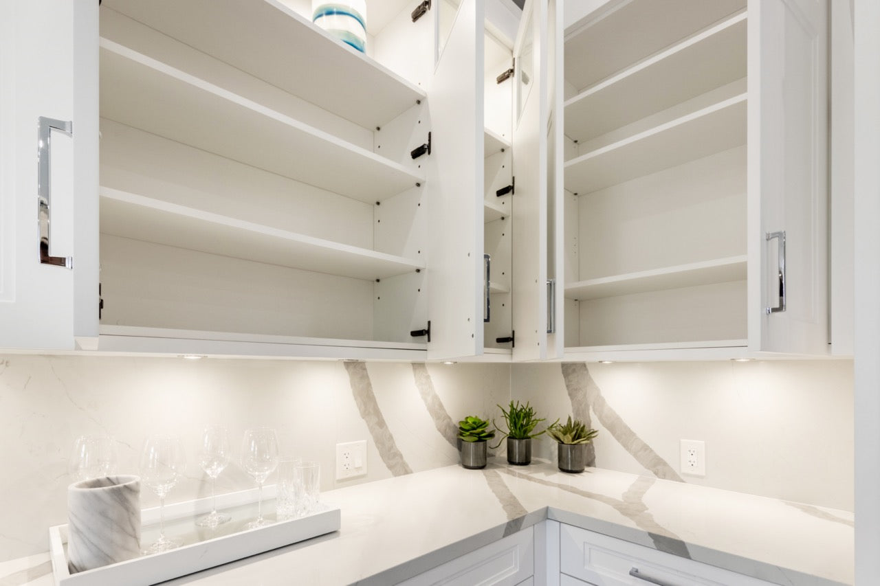 Irpinia Transitional White Kitchen | Quartz Island & Miele Appliances