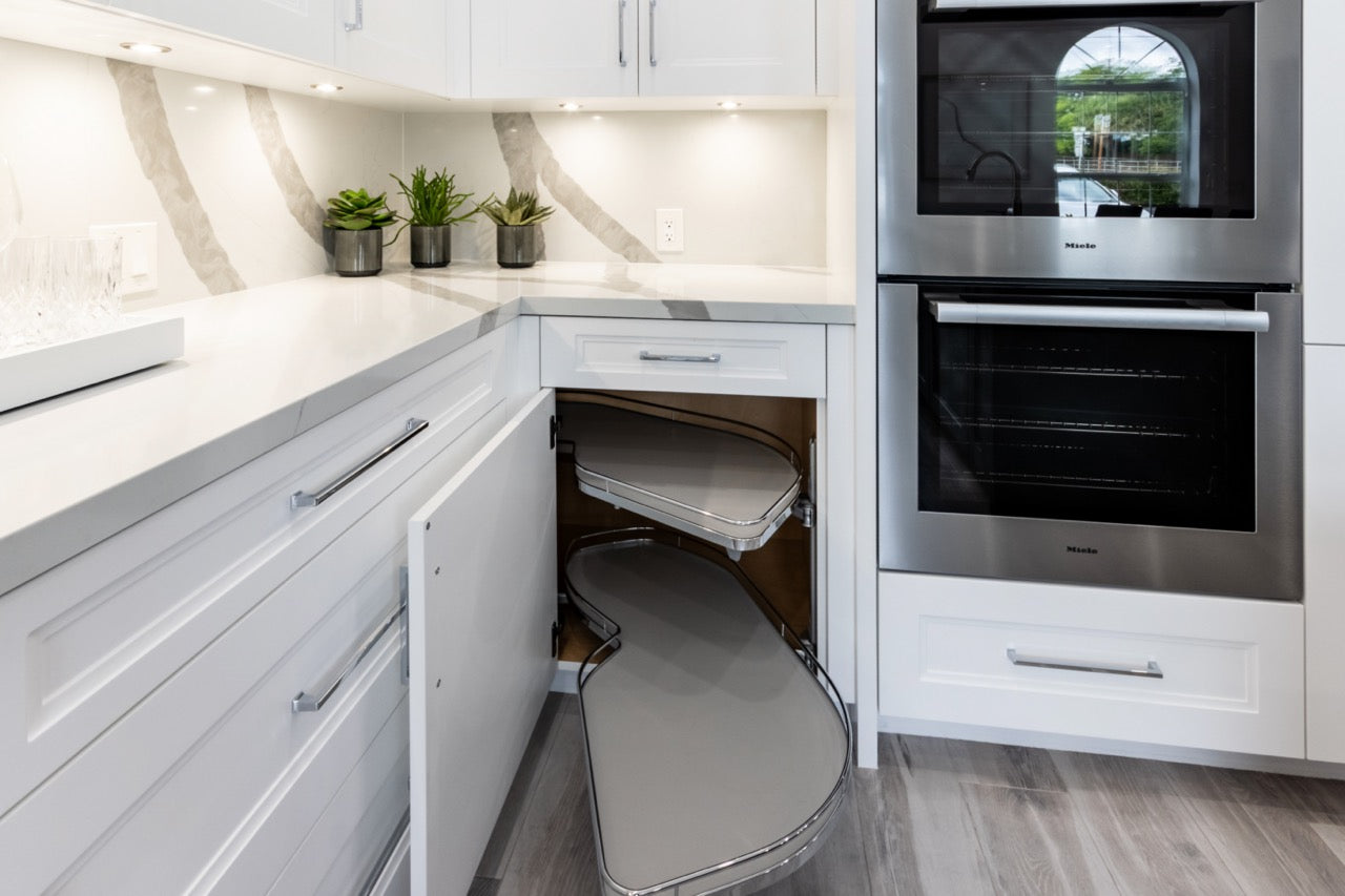 Irpinia Transitional White Kitchen | Quartz Island & Miele Appliances