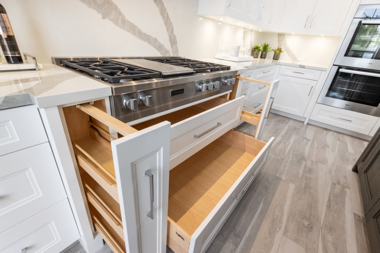 Irpinia Transitional White Kitchen | Quartz Island & Miele Appliances