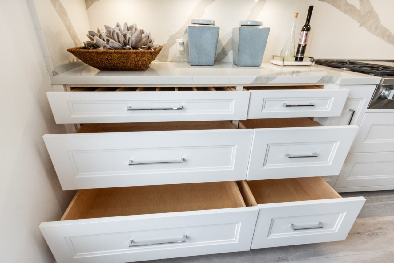 Irpinia Transitional White Kitchen | Quartz Island & Miele Appliances