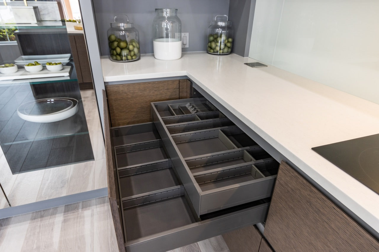 Irpinia Modern Glossy Grey & Matte Wood Veneer Butler's Pantry with Miele Appliances